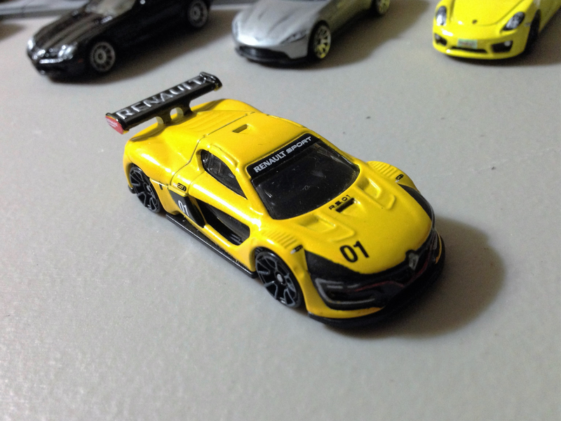Illustration for article titled French Friday: Black and Yellow Renault
